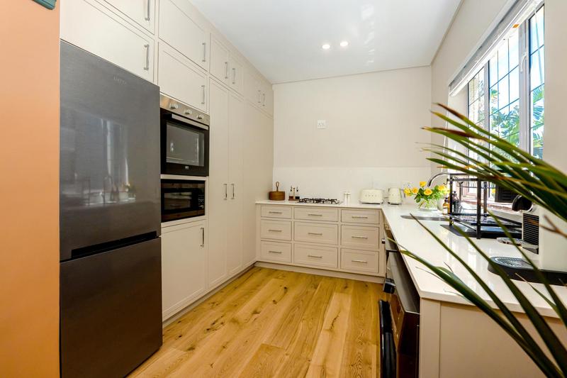 To Let 2 Bedroom Property for Rent in Sea Point Western Cape